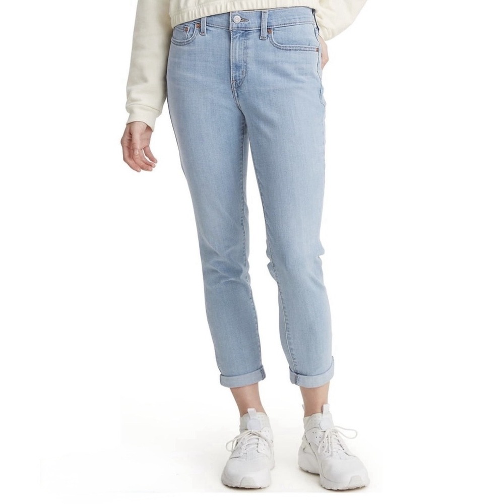 Levi's Boyfriend Jeans Women's 30 Light Wash Tapered Relaxed Mid Rise Denim Chic